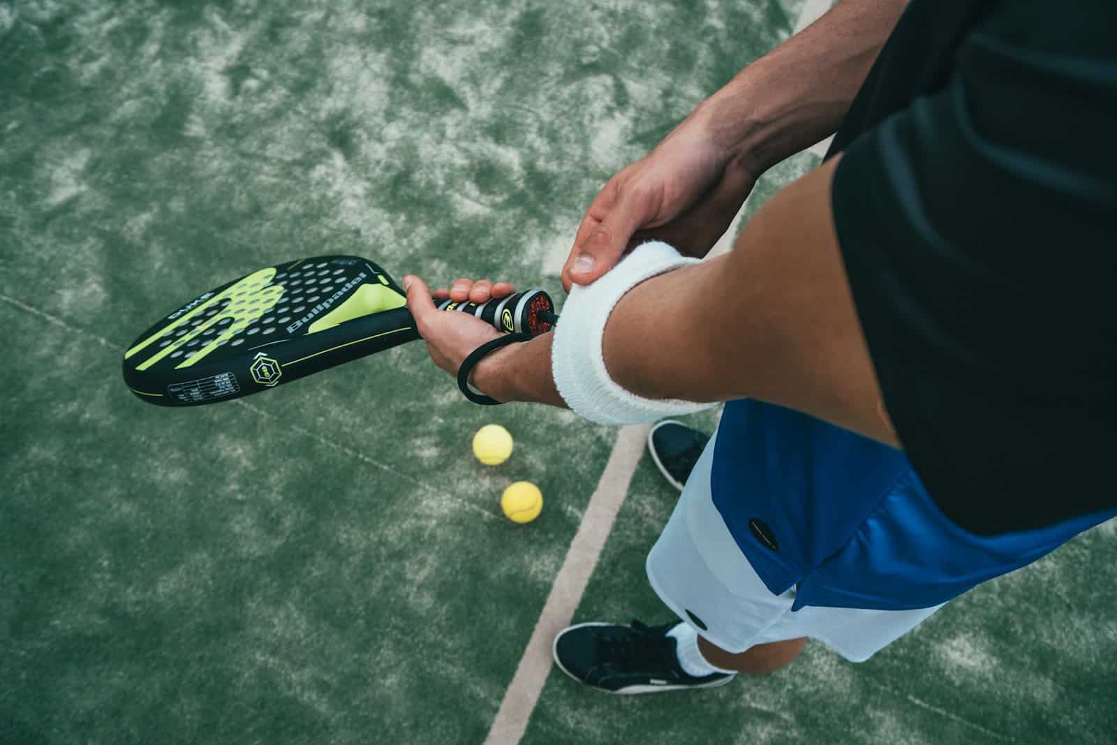 Learn the Bajada: the padel shot for Tactical Advantage